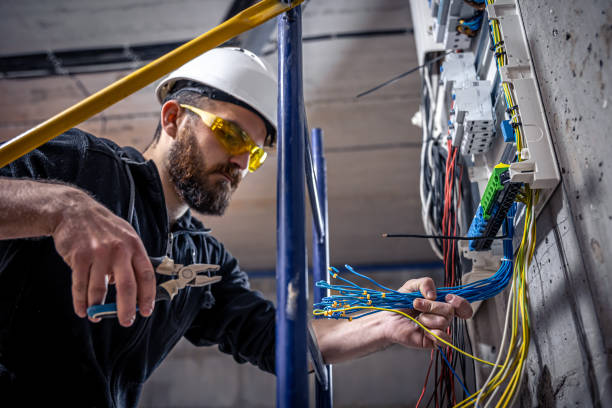 Best Affordable Electrician  in Maple Heights, OH
